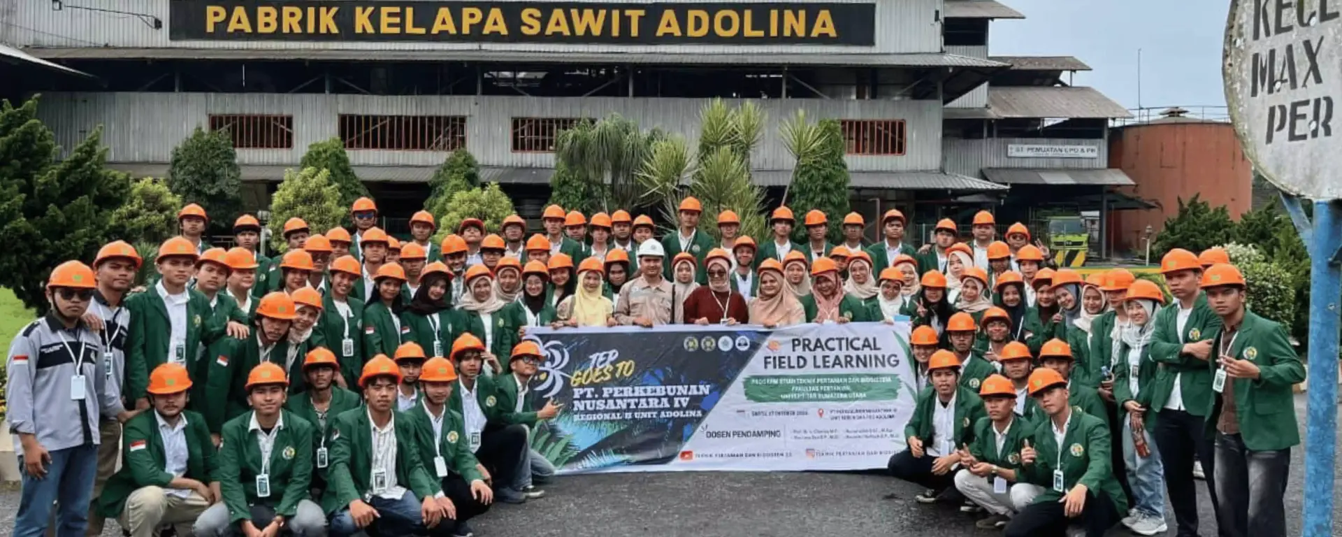 Agricultural and Biosystems Engineering Students of USU Study Palm Oil Production Chain through Field Visit to PTPN IV Regional II Adolina Unit